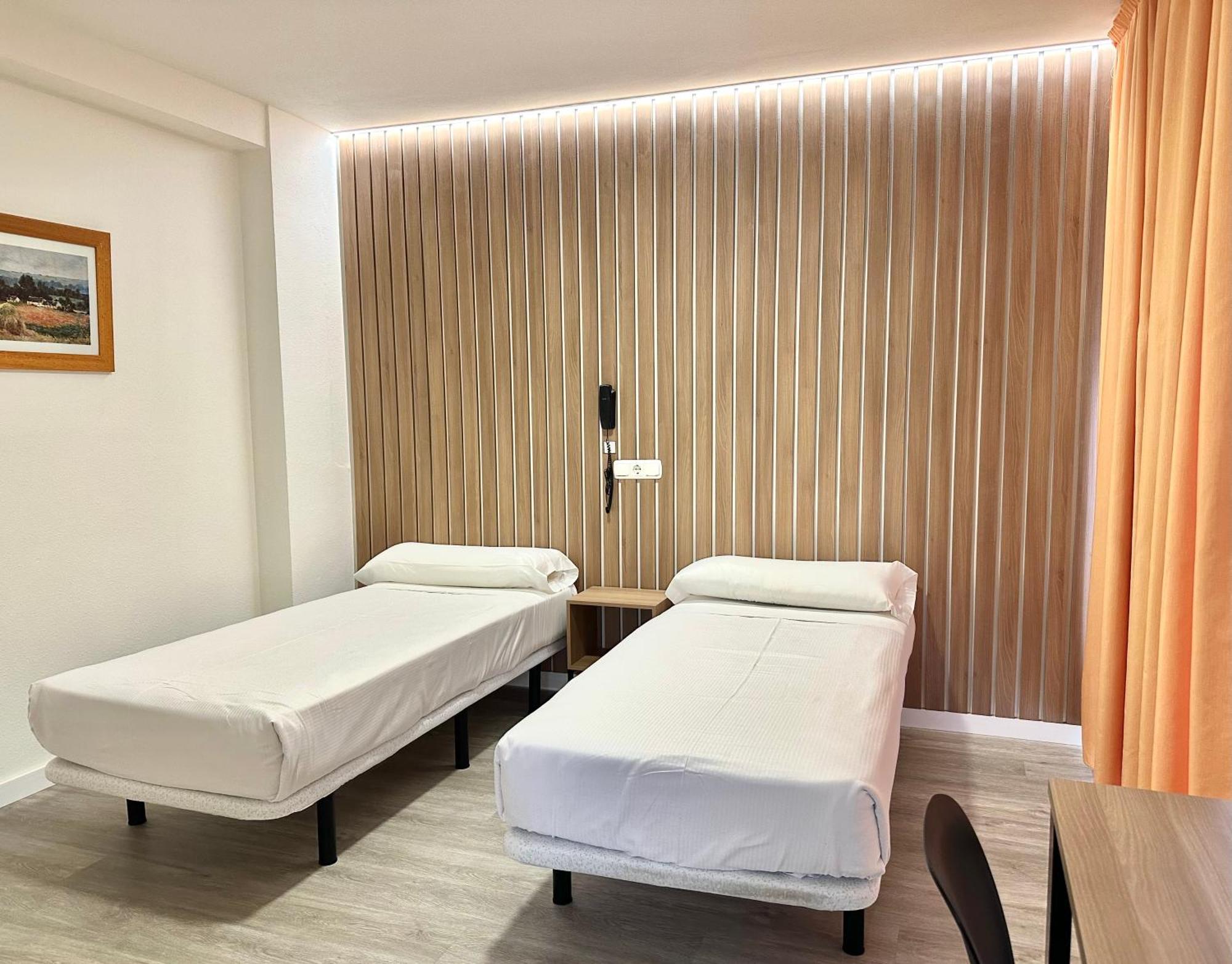 Hotel Victoria Centro Almunecar Luaran gambar